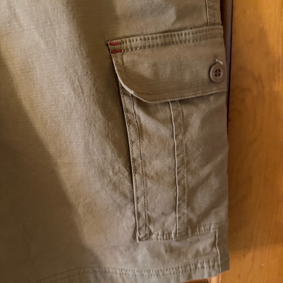 NWT, Men’s 11” inseam drawstring khaki cargo shorts, size L - Picture 5 of 6